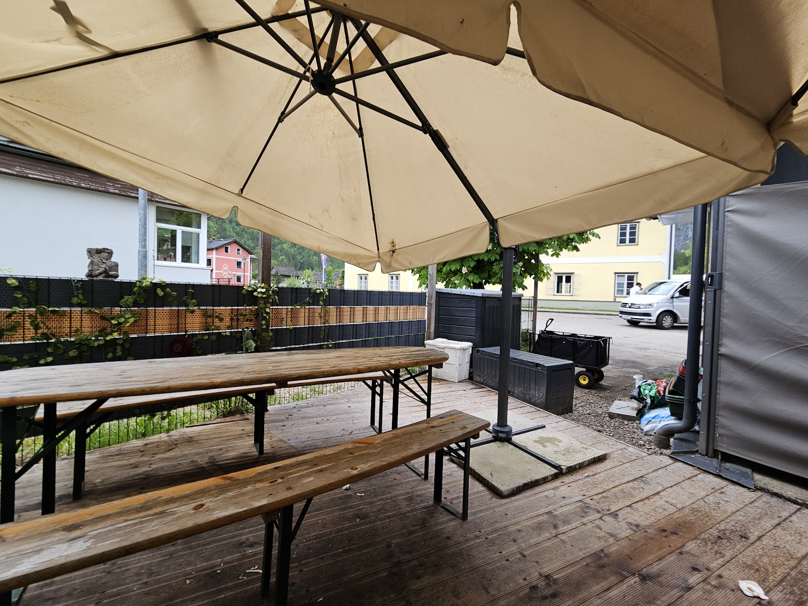 Outdoor seating at Burgerman The Station